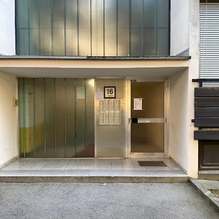 Bernhards Kossgasse - Gratis Parken, Klimaanlage & Balkon Daire *