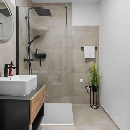 Bernhards Koßgasse - Gratis Parken, Klimaanlage&balkon *