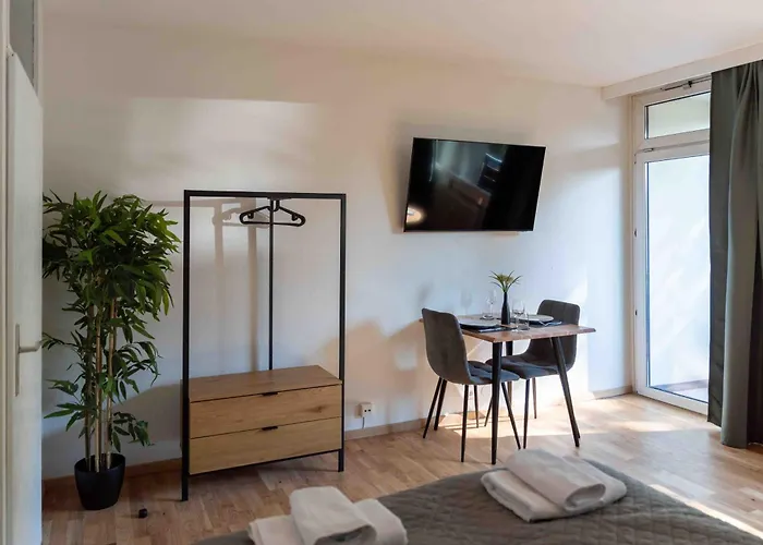 Apartamento Bernhards Kossgasse - Gratis Parken, Klimaanlage & Balkon *