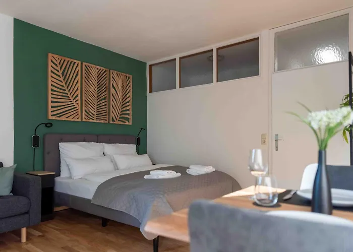 Bernhards Kossgasse - Gratis Parken, Klimaanlage & Balkon Apartamento